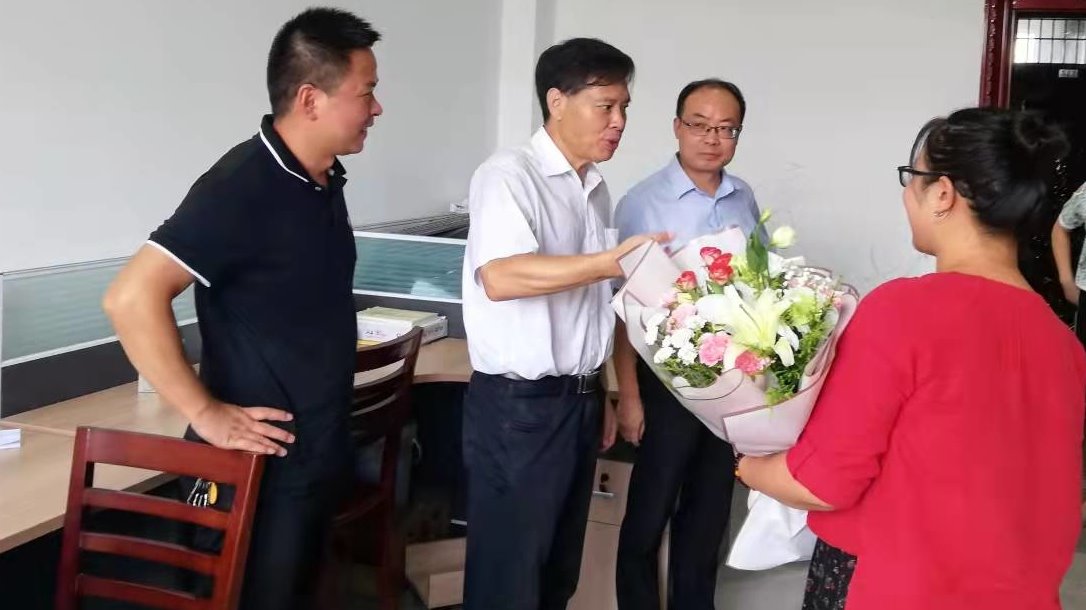 龚敏3.jpg 龚敏3.jpg